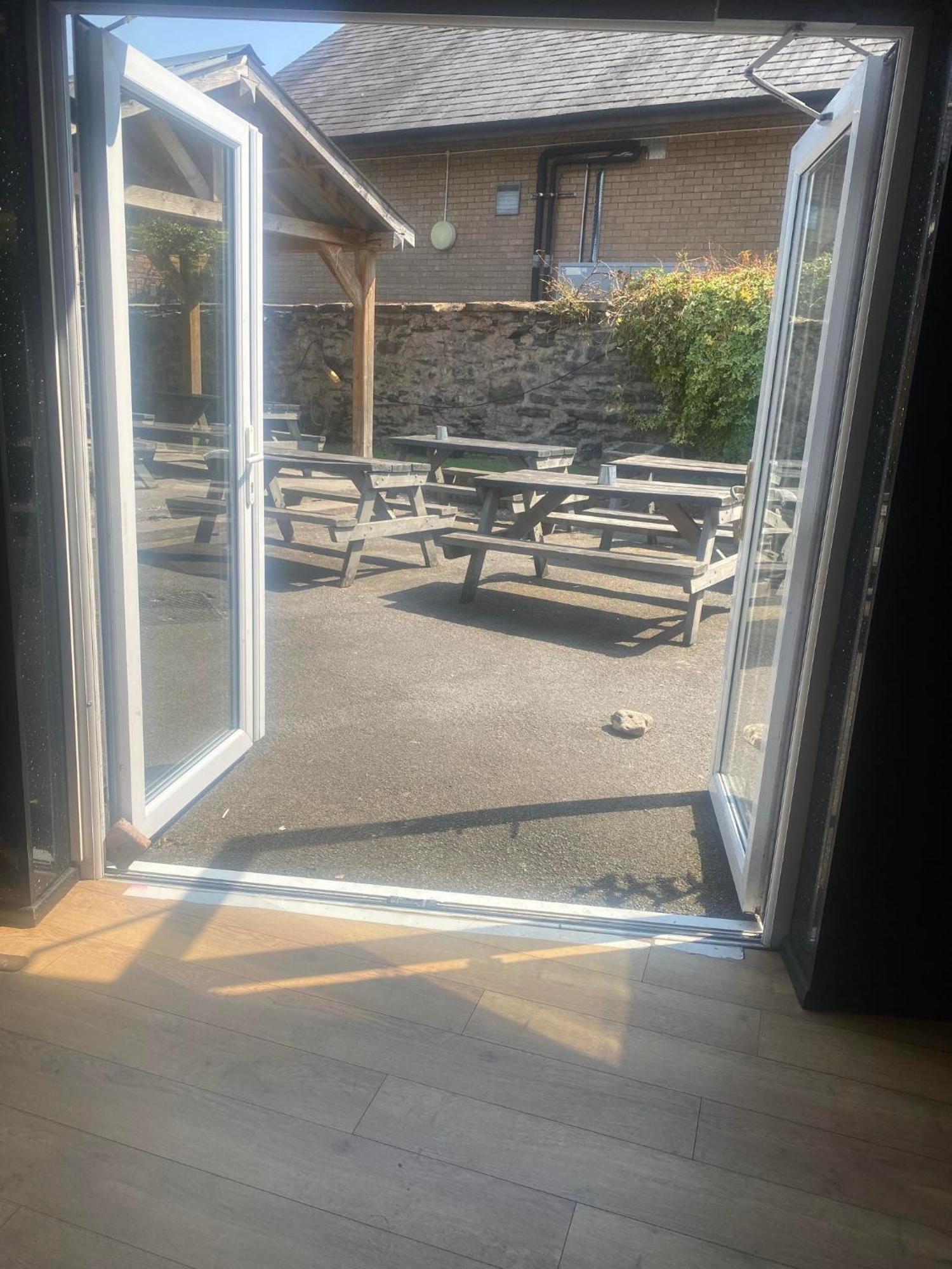 Prince Of Wales Pub And Accommodation Llangollen Luaran gambar